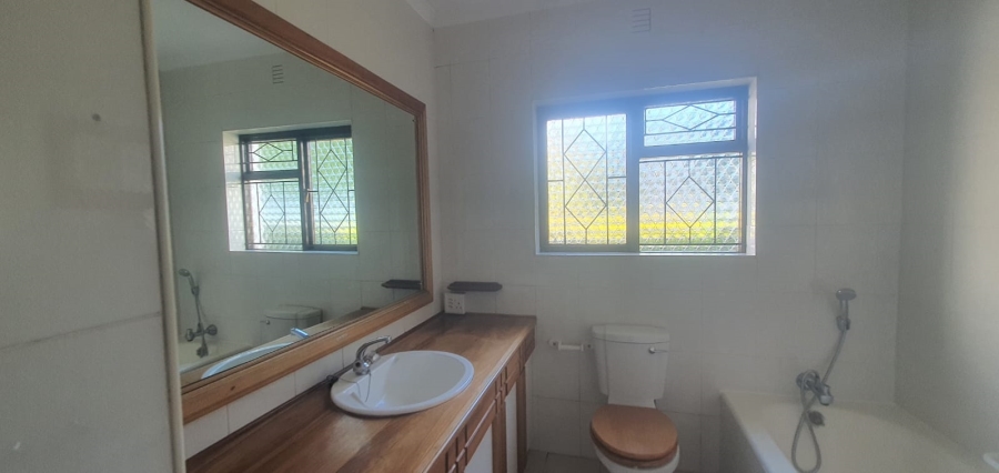 To Let 5 Bedroom Property for Rent in Constantia Western Cape